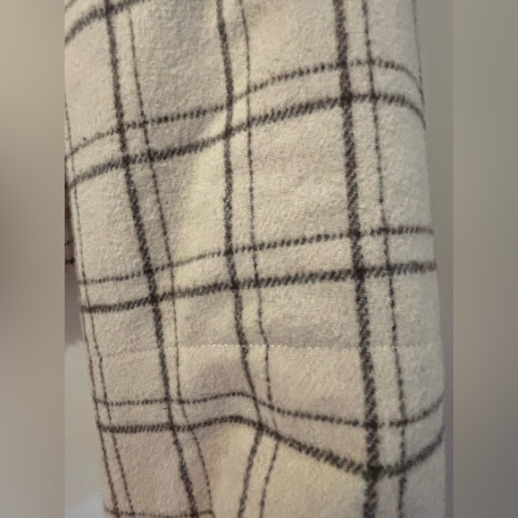 Boutique Plaid Puffer Jacket - Picture 9 of 10